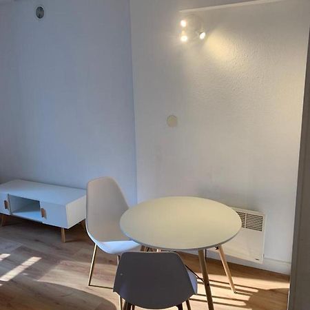 Domene Studio Terrasse Parking Appartement Buitenkant foto