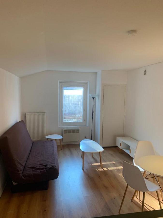 Domene Studio Terrasse Parking Appartement Buitenkant foto