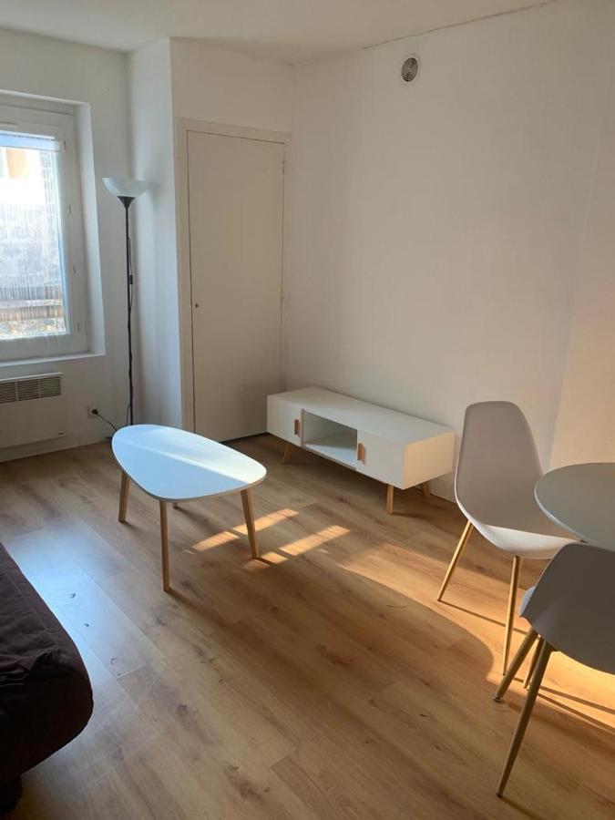 Domene Studio Terrasse Parking Appartement Buitenkant foto